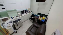 SQUARE 2 (D11), Retail #553854801